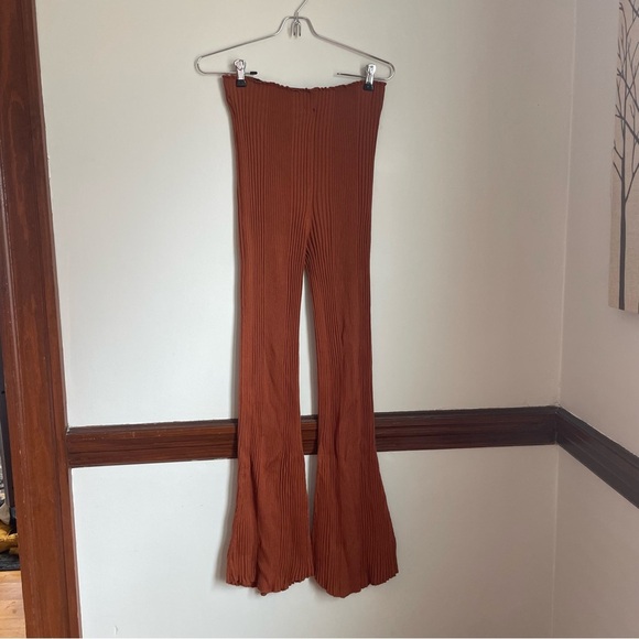 Fun 70s style Ribbed Rust Flared Elastic Waist Trousers - Picture 2 of 3